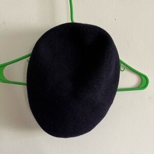 Very cute 100% wool beret, high quality, no lents, unworn, French style Uniqlo